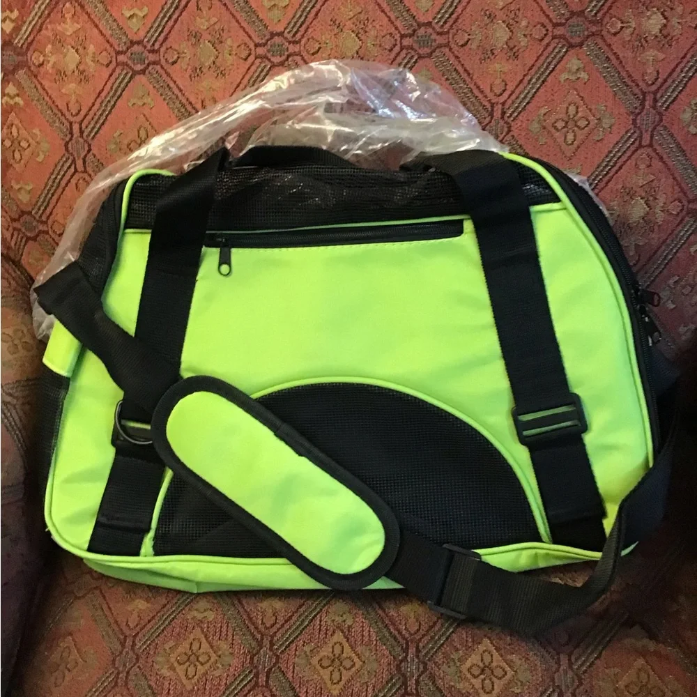 Dog -Cat pet Carrier bag green ,black new high quality! Packing airline approved